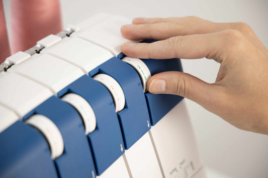 HUSQVARNA VIKING AMBER Air S | 400 Coverlock Machine - The Sew'N Place