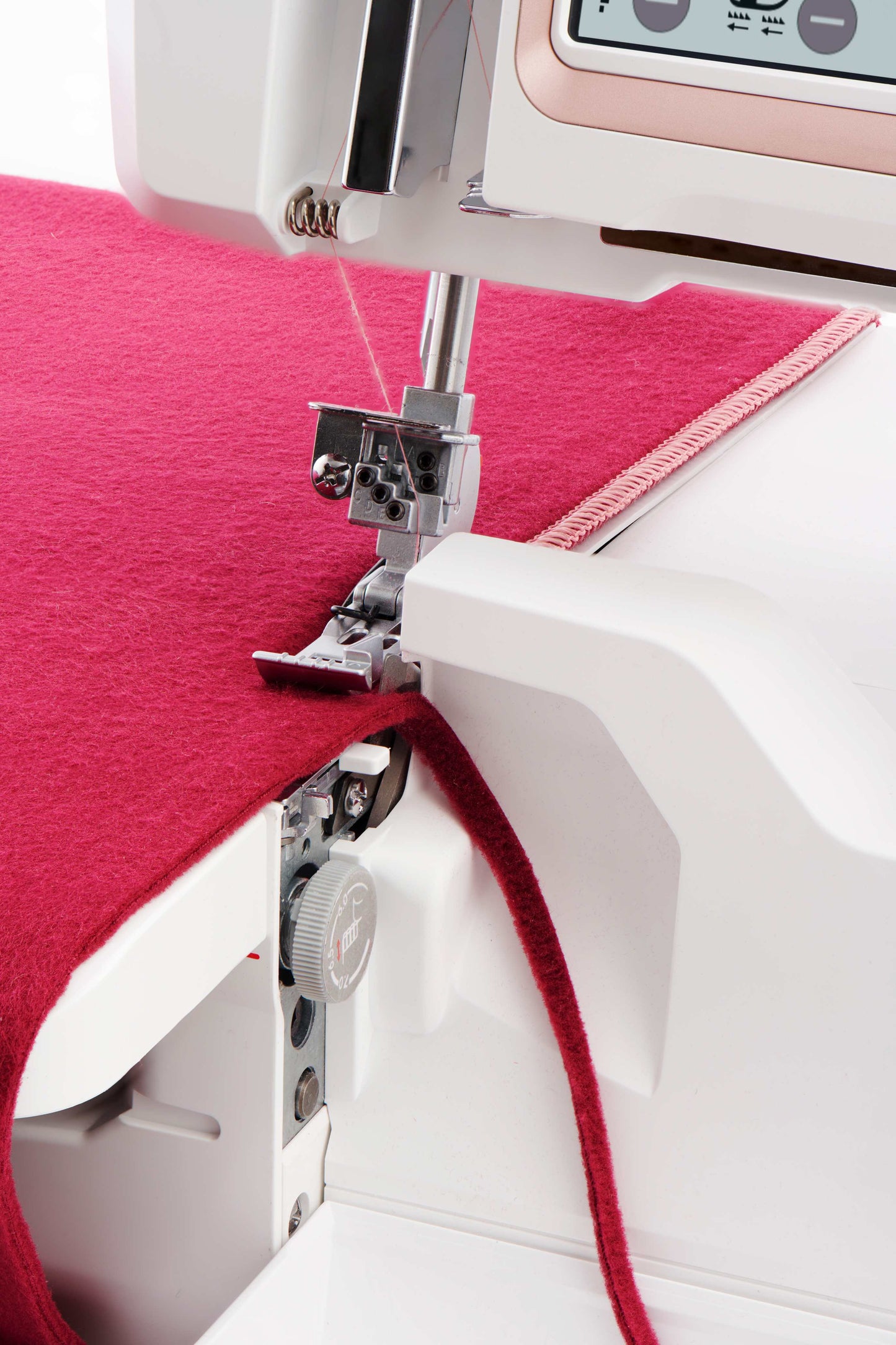 HUSQVARNA VIKING AMBER Air S | 600 Coverlock Machine
