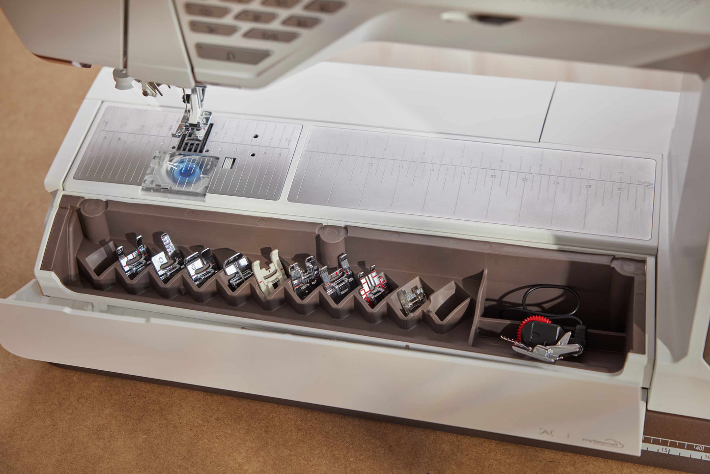 HUSQVARNA® VIKING® EPIC QUILT™ 97 Sewing Machine