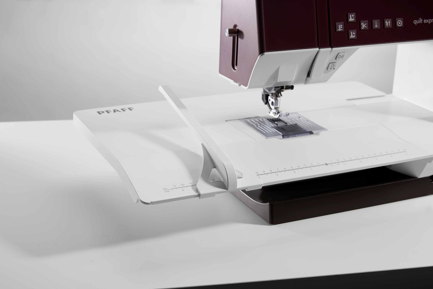 Pfaff Quilt expression 725 Sewing Machine