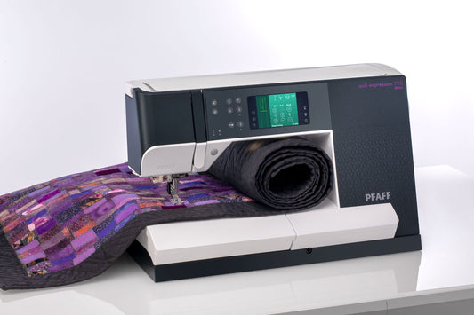 Pre-Owned Pfaff Quilt Expression 720 Sewing Machine