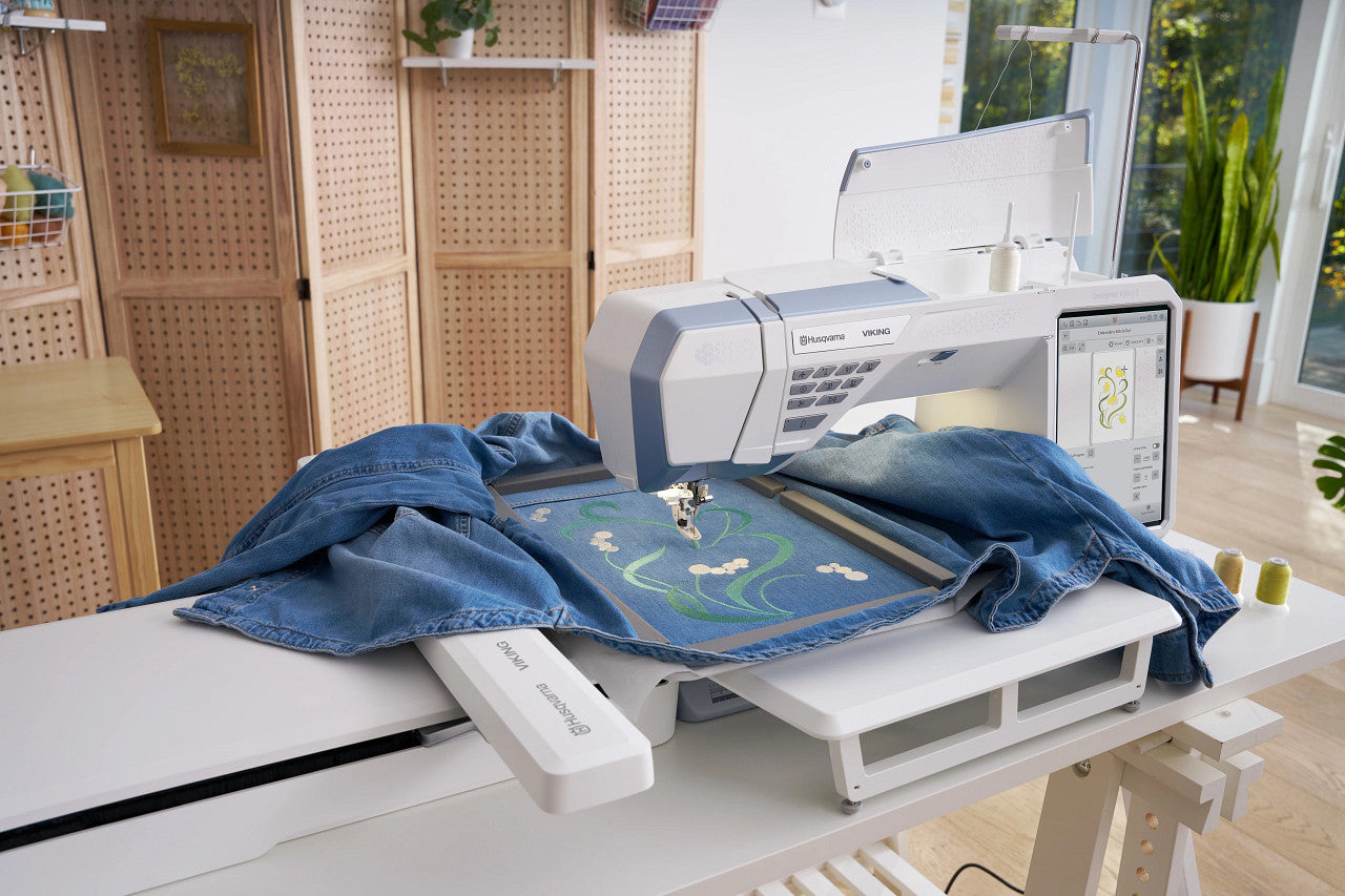 HUSQVARNA® VIKING® DESIGNER EPIC™ 3 Nordic Frost Sewing