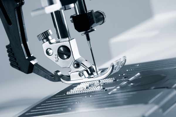 Pfaff Ambition 610 Blue Sewing Machine